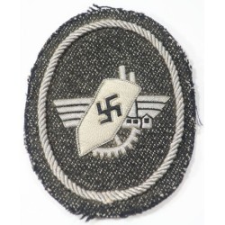 G3252.)THIRD REICH GERMAN FACTORY PROTECTION POLICE SLEEVE EAGLE