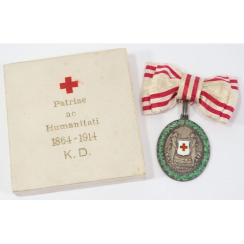 G3274.)BOXED IMPERIAL AUSTRIAN RED CROSS SERVICE MEDAL