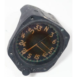 US119.)WWII USN AIRCRAFT INSTRUMENT PANEL COMPASS
