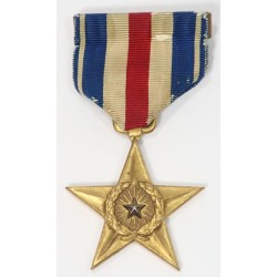 US3442.)EARLY FIRST-ISSUE SILVER STAR MEDAL
