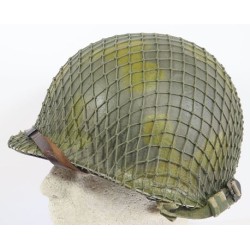 US3461.)WWII US ARMY M-1 HELMET, 1st INFANTRY DIVISION