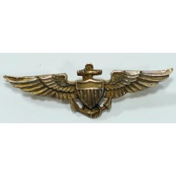 US3594.)WWII USN PILOT'S WING AS WORN ON THE GARRISON CAP