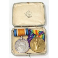 OC3915.)TWO CASED BRITISH WWI MEDALS, NAME ENGRAVED