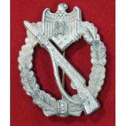 G3845.)INFANTRY ASSAULT BADGE IN SILVER