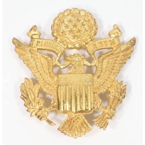US414.)WORLD WAR TWO US ARMY OFFICER'S VISOR CAP EAGLE DEVICE