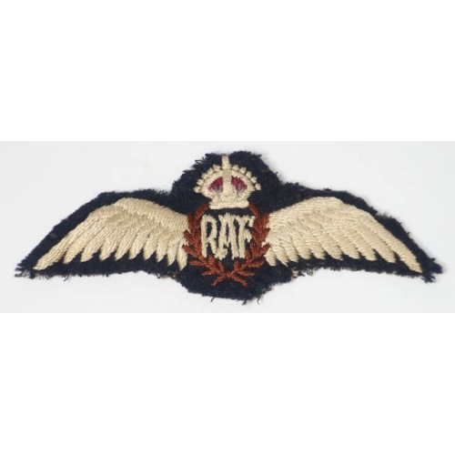 OC439.)WWII BRITISH RAF PILOT'S WING