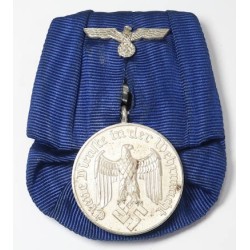 G273.)WEHRMACHT 4-YEAR LONG SERVICE MEDAL, PARADE MOUNTED