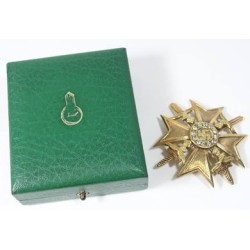 RD213.)CASED SPANISH CROSS IN GOLD WITH SWORDS AND DIAMONDS