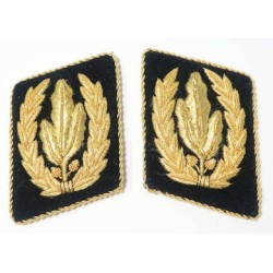 RD361.)HJ REICHS LEADER'S COLLAR TABS