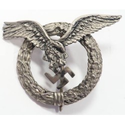 RD370.)LUFTWAFFE PILOT'S BADGE, EARLY ROUND TYPE
