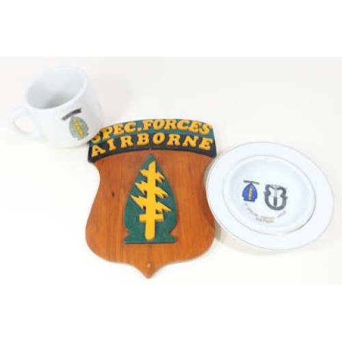 US445.)VIETNAM WAR ERA US ARMY SPECIAL FORCES NCO'S GROUPING