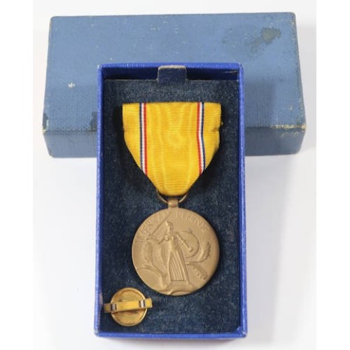 US446.)BOXED WWII AMERICAN DEFENSE MEDAL