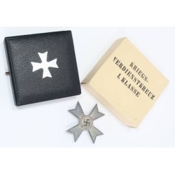 G404.)CASED 1939 WAR MERIT CROSS 1st CLASS WITHOUT SWORDS, ISSUE CARTON TOO