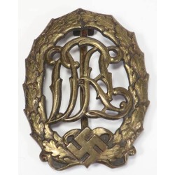 G562.)1937 TYPE DRL SPORTS BADGE IN BRONZE