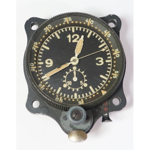 G568.)GERMAN WWII AVIATION INSTRUMENT PANEL CLOCK