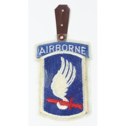 US586.)VIETNAM WAR 173rd AIRBORNE REGIMENT POCKET HANGER