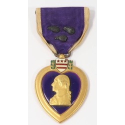 US588.)WWII PURPLE HEART MEDAL