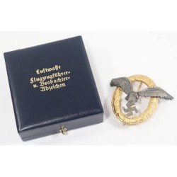 RD486.)CASED LUFTWAFFE PILOT/OBSERVER BADGE