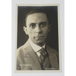 RD496.)GENUINE 3rd REICH PHOTO OF JOSEF GOEBBELS WITH FAKE AUTOGRAPH