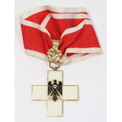 RD511.)GERMAN RED CROSS NECK ORDER