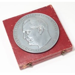 G637.)CASED LUFTWAFFE HERMANN GORING TECHNICAL ACHIEVEMENT MEDAL