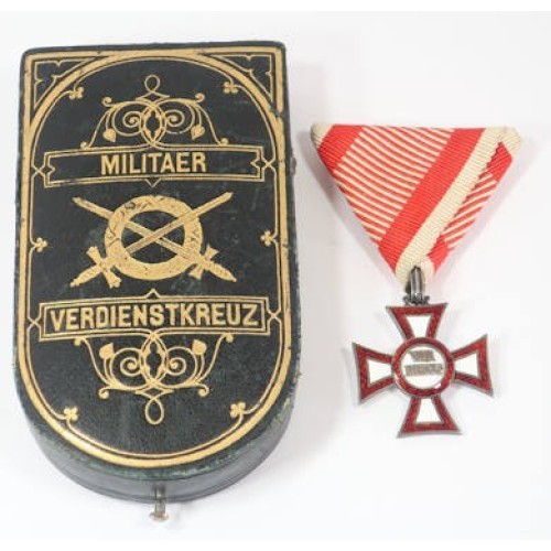 G673.)CASED 1914-1918 AUSTRIAN WAR SERVICE CROSS