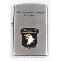 US695.)VIETNAM WAR 101st AIRBORNE CIGARETTE LIGHTER 