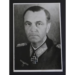 G706.)FRIEDRICH v PAULUS SIGNED PHOTO