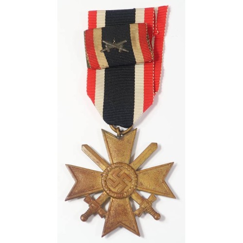 G699.)1939 WAR MERIT CROSS 2nd CLASS WITH MATCHING RIBBON BAR