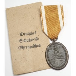 G726.)WEST WALL MEDAL WITH PAPER ISSUE PACKET