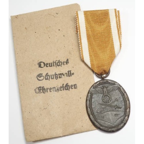 G726.)WEST WALL MEDAL WITH PAPER ISSUE PACKET