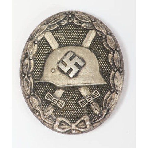 G737.)1939 WOUND BADGE IN SILVER