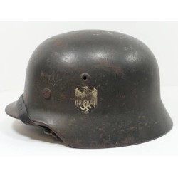 G730.)GERMAN ARMY M40 SINGLE DECAL STEEL HELMET