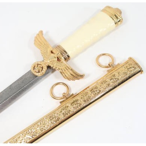 RD612.)3rd RCH GERMAN PHOTOTYPE DRESS DAGGER AND PRESENTATION CASE