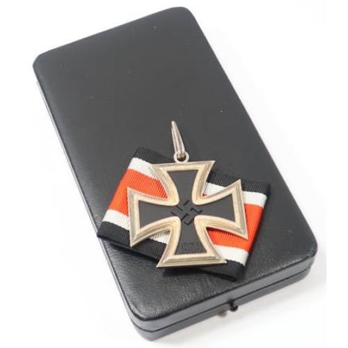 RD784.)CASED 1939 KNIGHT'S CROSS