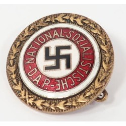 RD786.)NSDAP GOLDEN PARTY BADGE