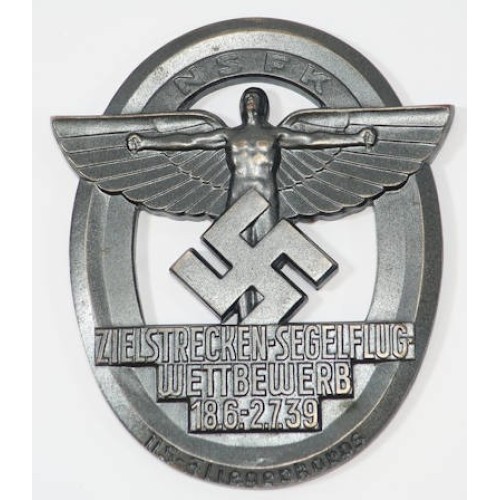 G795.)1939 NATIONAL-SOCIALIST FLYING CORPS TABLE MEDAL
