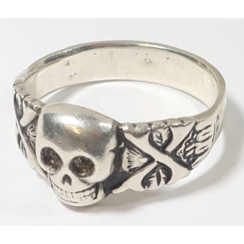 RD754.)WAFFEN-SS TOTENKOPF SILVER RING