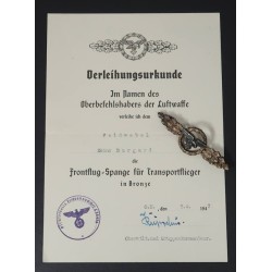 G472.)LUFTWAFFE TRANSPORT CLASP IN BRONZE WITH MATCHING AWARD DOCUMENT
