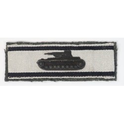 RD587.)SINGLE-HANDED DESTRUCTION OF A TANK BADGE