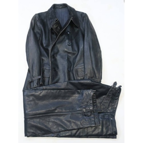 G530.)KRIEGSMARINE DECK LEATHERS, JACKET AND TROUSERS
