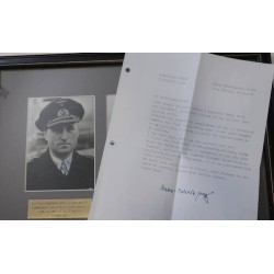 G536.)FRAMED SIGNED KC RECIPIENT'S PHOTO AND '39 WOUND BADGE 