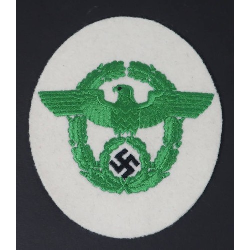 G537.)POLICE SLEEVE EAGLE, SUMMER WHITE