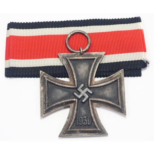 G567.)1939 IRON CROSS 2nd CLASS