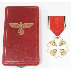 G597.)CASED GERMAN EAGLE ORDER WITHOUT SWORDS