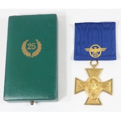 G649.)CASED CIVILIAN POLICE 25-YEAR LONG SERVICE CROSS IN GOLD