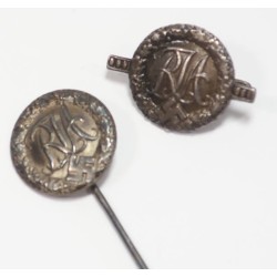 G651.)SCARCE NATIONAL YOUTH SPORTS BADGE PAIR