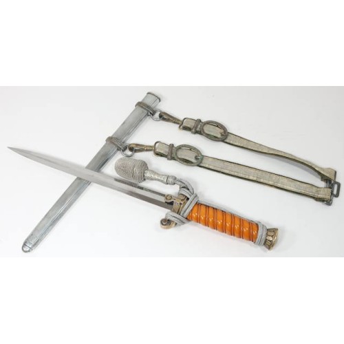 G658.)GERMAN ARMY OFFICER'S DAGGER W/KNOT AND HANGERS