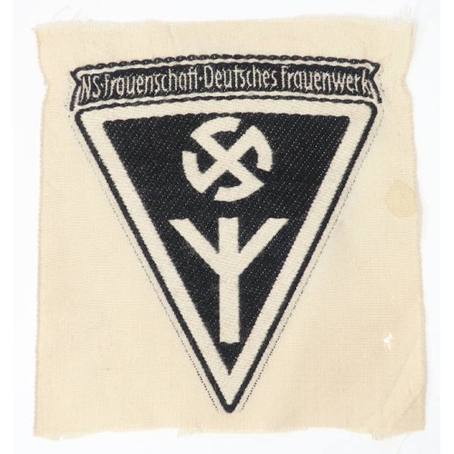 G660.)NSDAP FEMALE LEAGUE SPORTS SHIRT PATCH