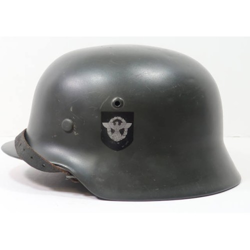 RD684.)GERMAN POLICE M35 DOUBLE-DECAL COMBAT STEEL HELMET